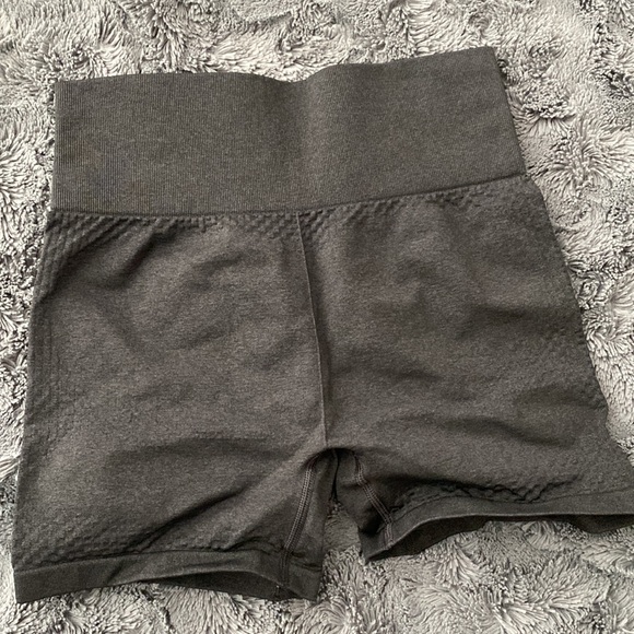 Gymshark seamless black shorts medium - Picture 5 of 5